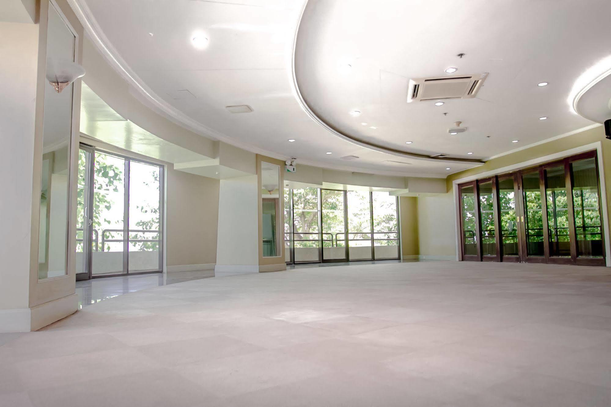 ホテル Eugenio Lopez Center アンティポロ エクステリア 写真